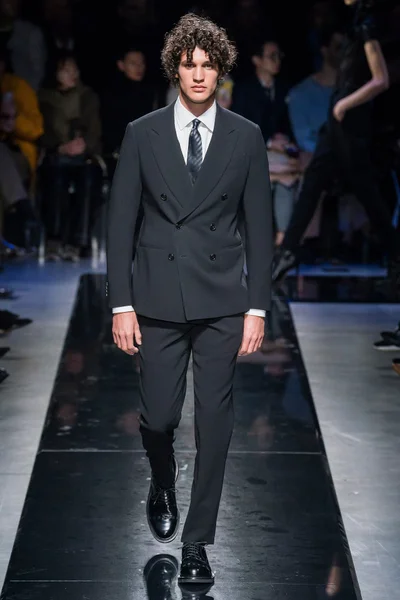 Look 74